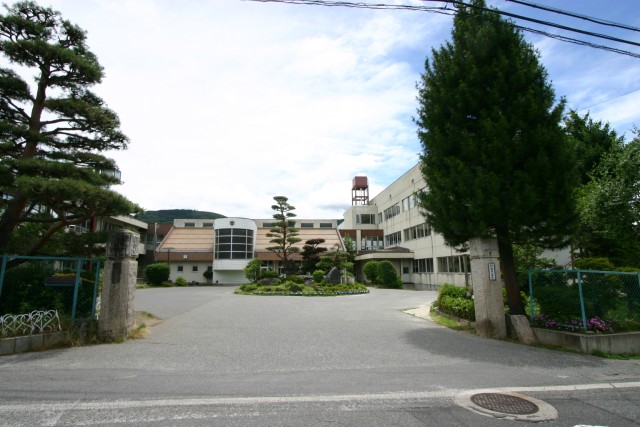 岡田小学校